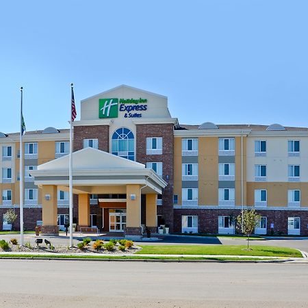 Holiday Inn Express & Suites - Williston By Ihg Bagian luar foto