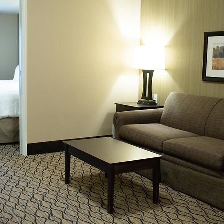 Holiday Inn Express & Suites - Williston By Ihg Bagian luar foto