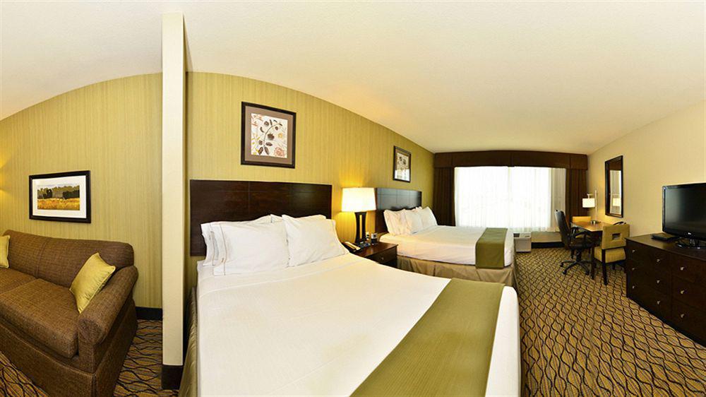 Holiday Inn Express & Suites - Williston By Ihg Bagian luar foto