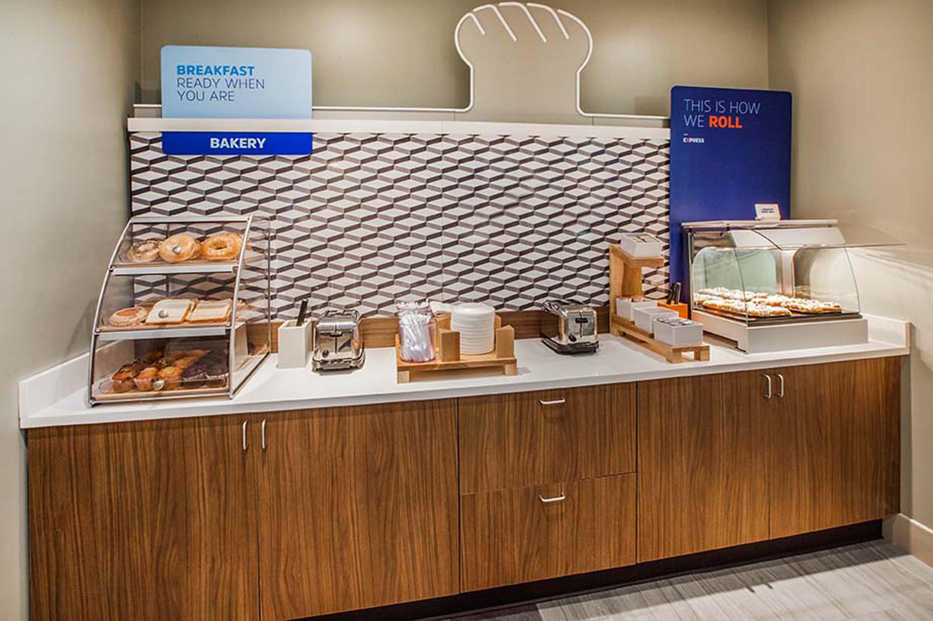 Holiday Inn Express & Suites - Williston By Ihg Bagian luar foto