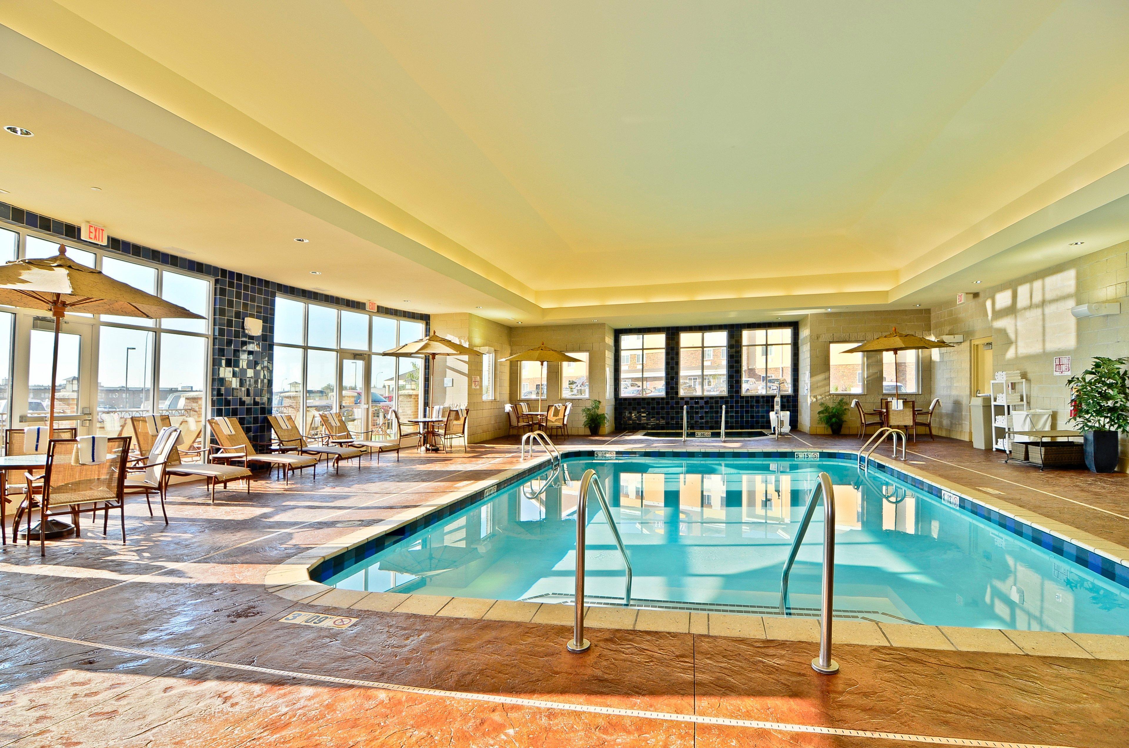 Holiday Inn Express & Suites - Williston By Ihg Bagian luar foto