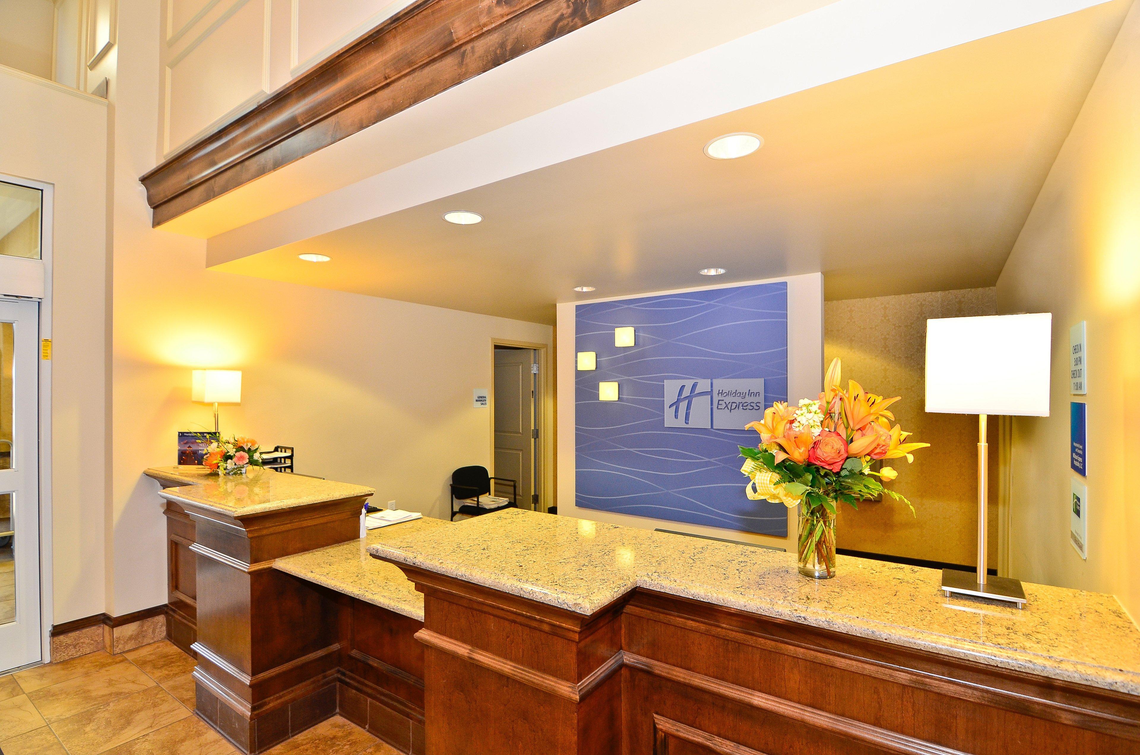 Holiday Inn Express & Suites - Williston By Ihg Bagian luar foto