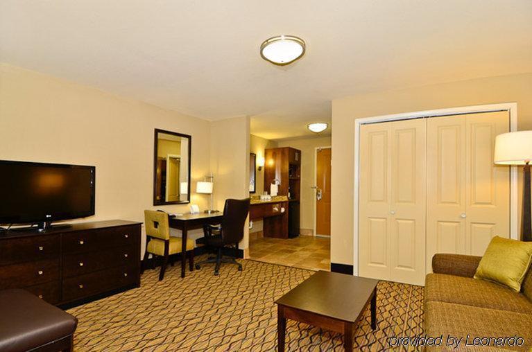 Holiday Inn Express & Suites - Williston By Ihg Ruang foto