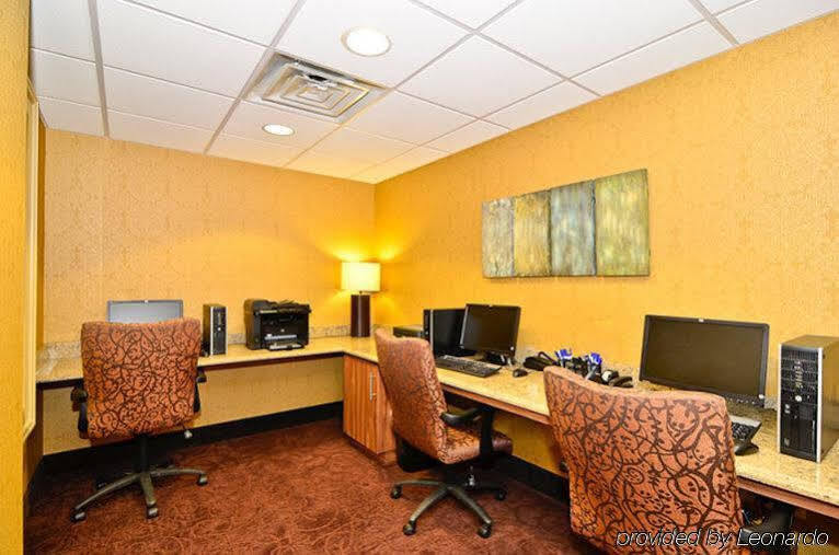 Holiday Inn Express & Suites - Williston By Ihg Bagian luar foto